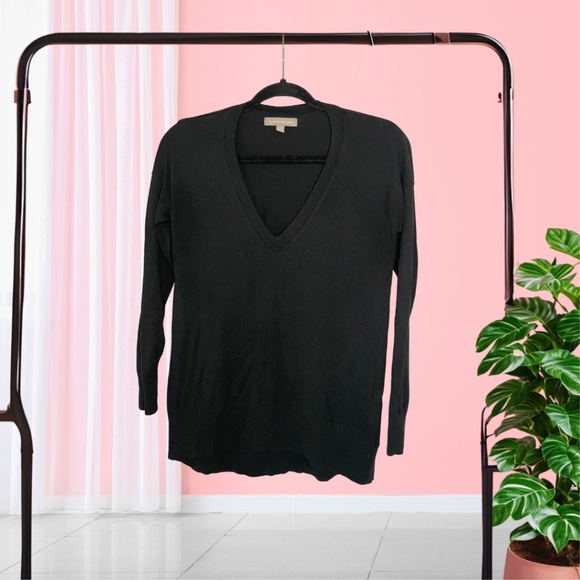 Banana Republic Sweaters - Banana Republic Sweater -‎ Size XS